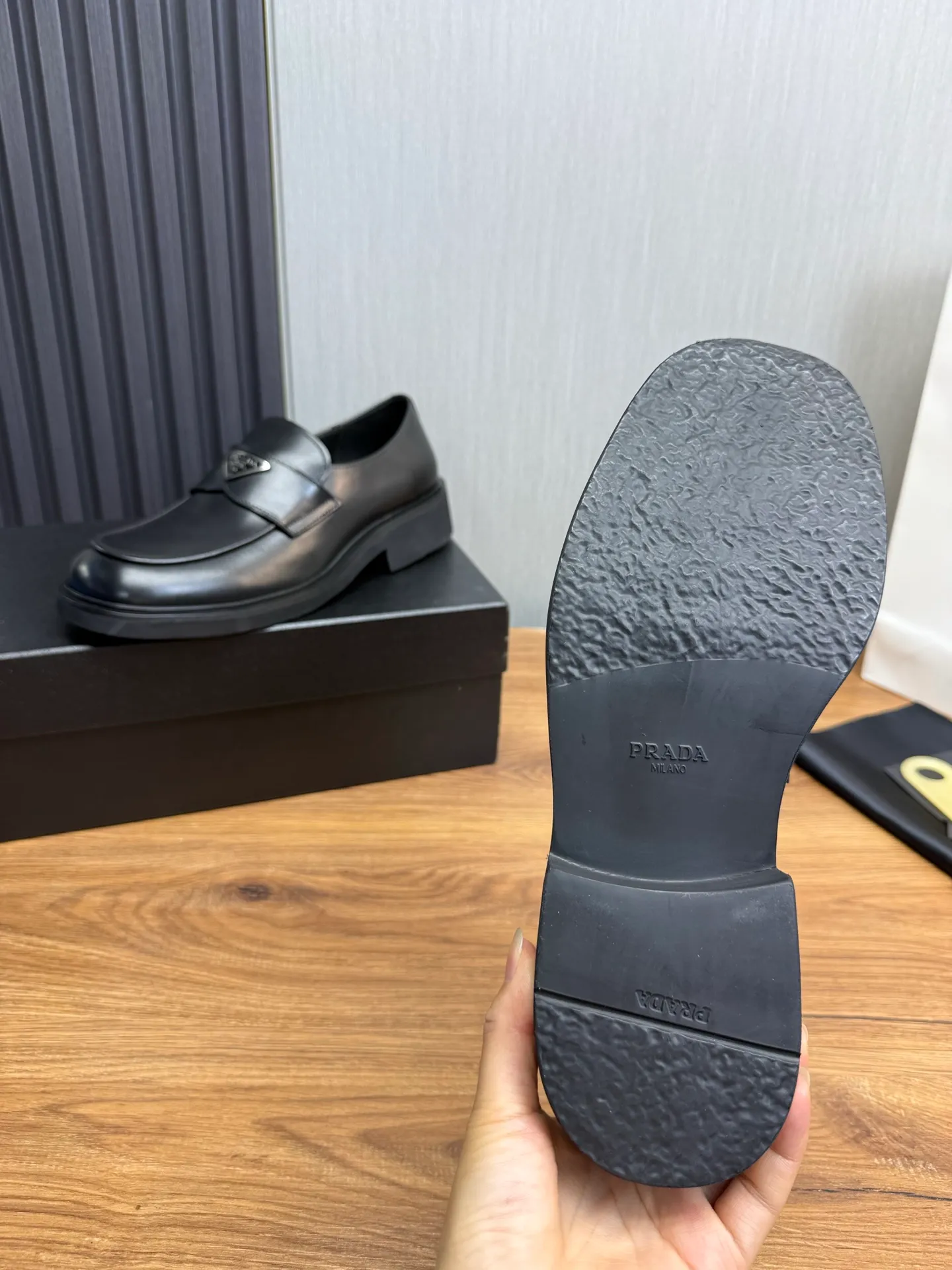 Men's shoes 💰840💰 [PRADA] New models synchronized with the official website, high-quality shipments ✔️Hot-sellers🔥 Original cowhide. Open edge beaded cowhide + cowhide lining, 1🆚1 replica, original lightweight foam outsole, 38-45 (men's 38.45 custom-made, non-refundable)
